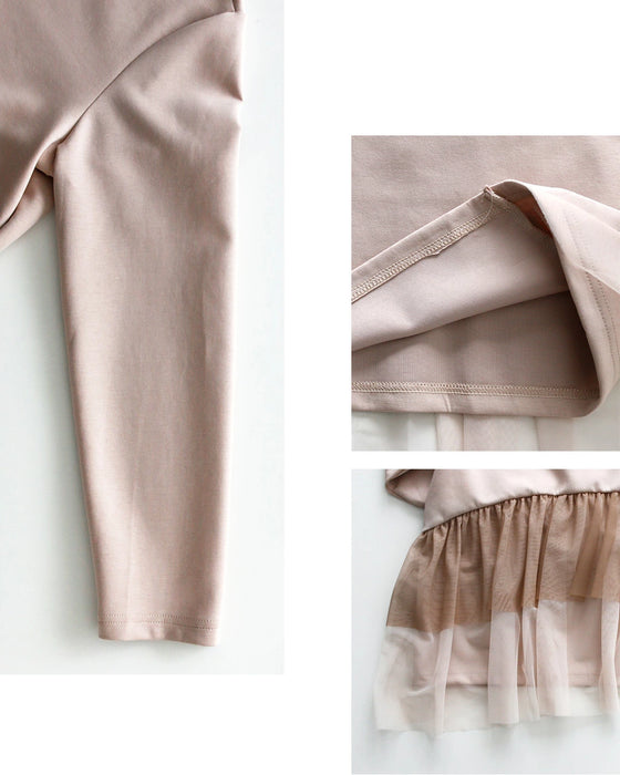 前はシンプル 後ろで 華やぐ 映えトップス