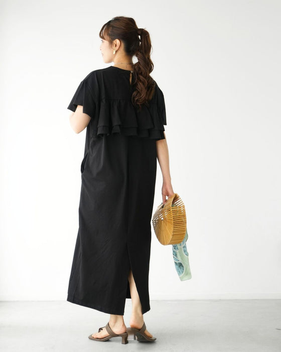 目を引く後ろ姿 きちんとも休日もバックフリルワンピ