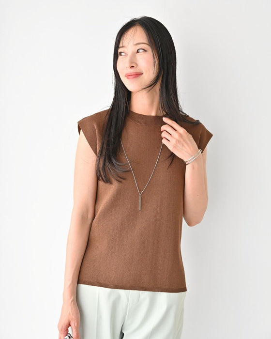 夏のコーデにちょうどいい リネン風大人トップス