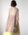 A perfect companion for your trip home! An elegant and sophisticated set for adults that will look great in style