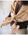 Gentle and enveloping fashion. 