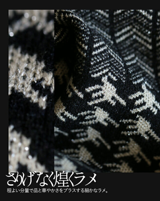 A knit with a modern pattern and a sparkling elegance.