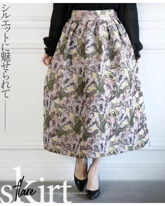 A volume flare skirt with a captivating silhouette (pink)