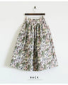 A volume flare skirt with a captivating silhouette (pink)