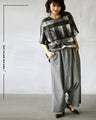``OTONA Original'' A versatile striped T-shirt with a unique twist that will satisfy adult fashion enthusiasts!