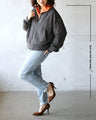 Just put it on and you'll instantly become trendy with this mixed material MA-1 blouson