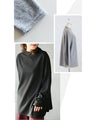 A warm knit top that can be worn like a comfortable cut-and-sew top