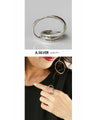 Unique rings that stand out with accessories