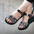 [Outlet item, no returns or exchanges] Sparkling cloth makes sports sandals look so stylish