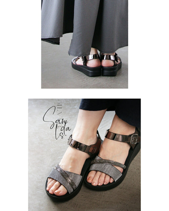 [Outlet item, no returns or exchanges] Sparkling cloth makes sports sandals look so stylish