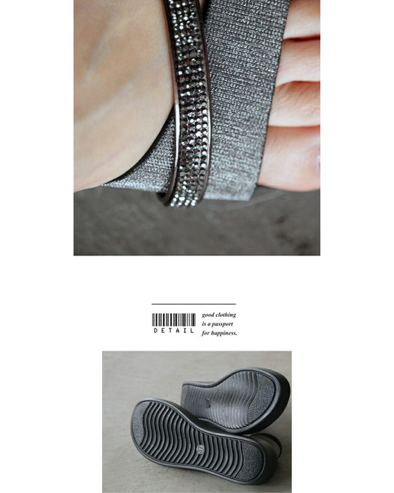 [Outlet item, no returns or exchanges] Sparkling cloth makes sports sandals look so stylish