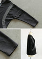 A simple yet unique top with a supple curved line that makes you look slimmer.