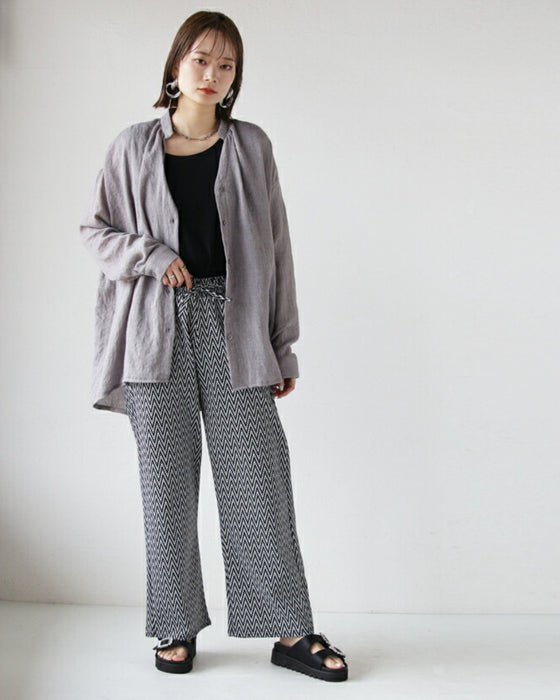 A soft, gentle texture. A loose-fitting shirt that's just what you need
