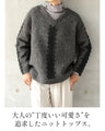 A textured knit top with lace ribbon for a mature and cute look