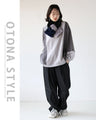 Loose and casual two-tone sweat top