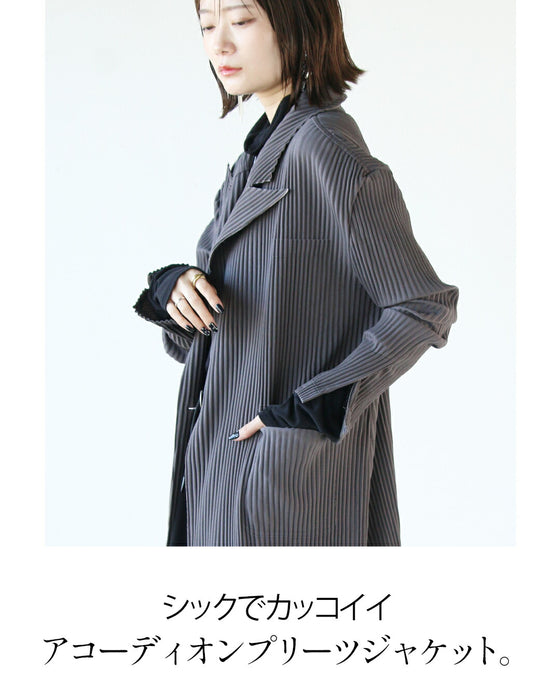 個性際立つ プリーツジャケット