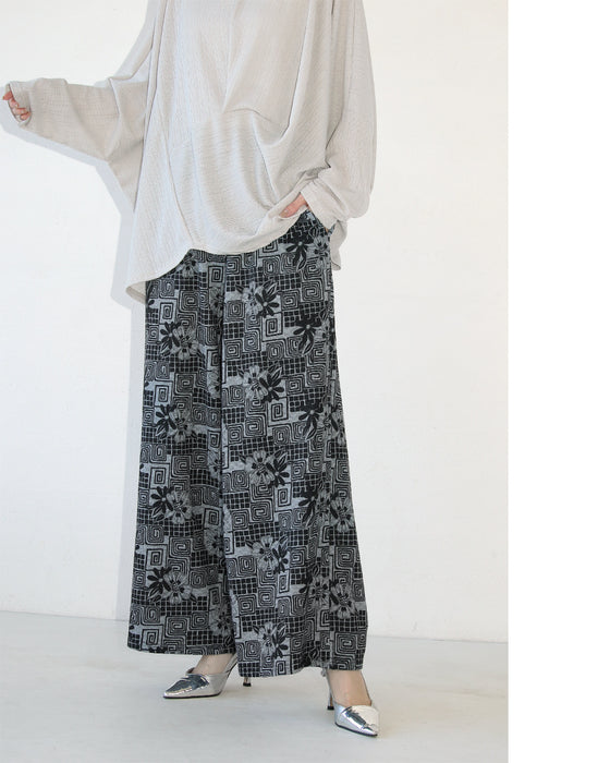 Stylish and stylish floral knit flare pants for adults