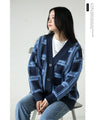 A checkered cardigan with fluffy lines that will make you fall in love at first sight