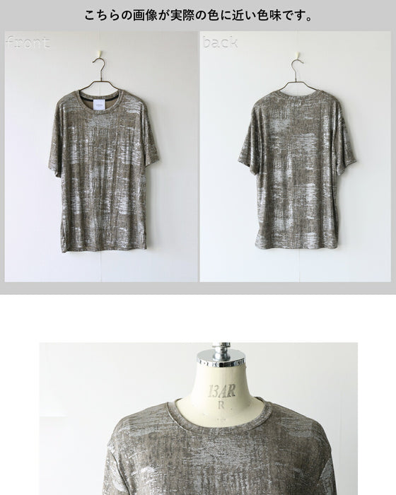 光を纏う。大人の箔プリントTシャツ