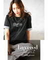 一枚でこなれる。重ね着風バイカラーロゴTシャツ