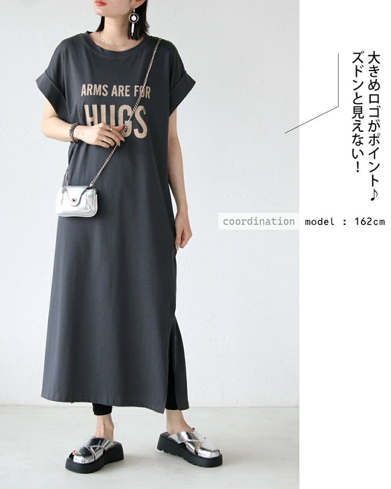 ゆるラフ ロゴが効いてるスリットロングワンピ