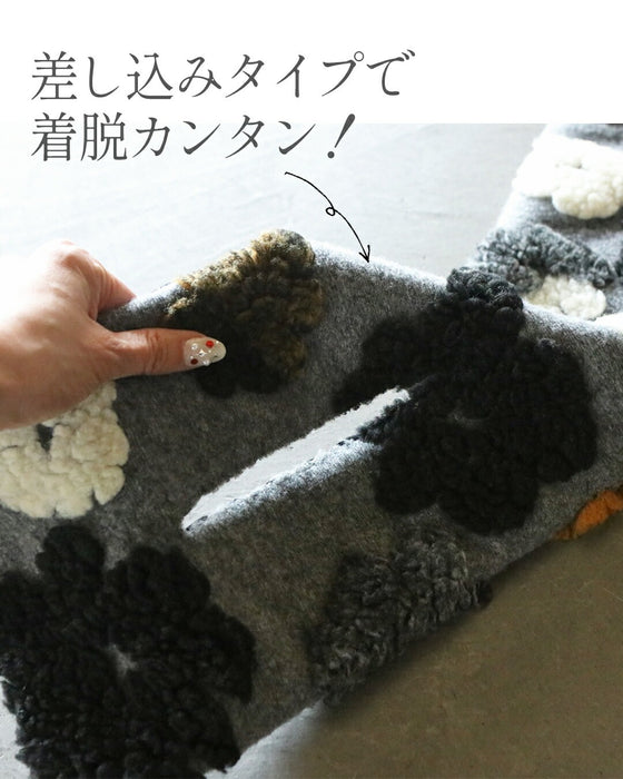 巻くだけで顔まわり華やぐ 大人可愛いボアマフラー