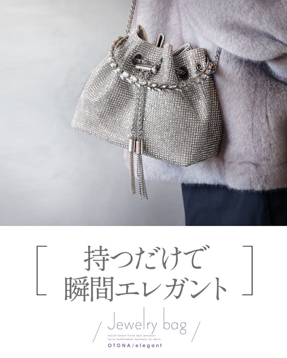 手元に添えるだけで上品な煌めきと華やぎをくれる ジュエリーバッグ