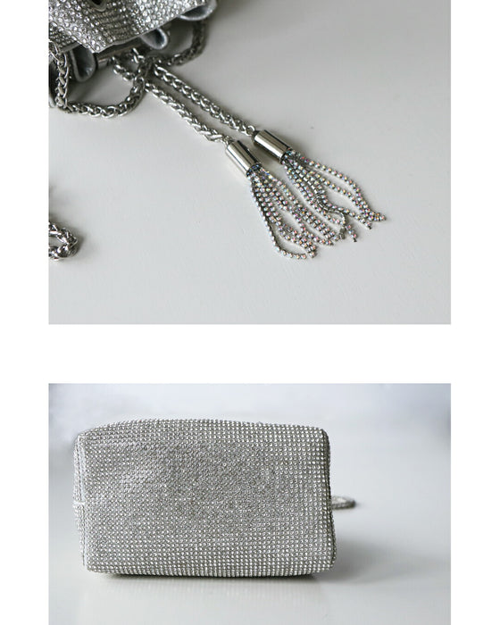 手元に添えるだけで上品な煌めきと華やぎをくれる ジュエリーバッグ