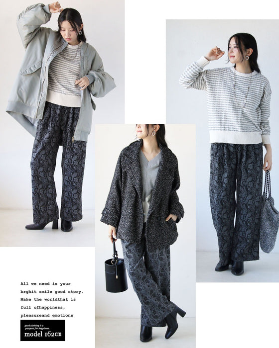 モードな華やぎと快適さを両立。大人のためのペイズリーパンツ