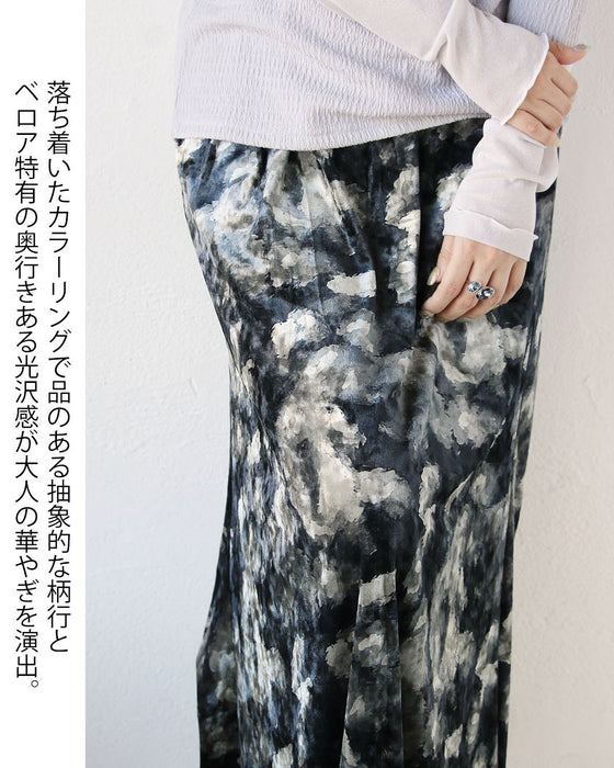 穿くだけで高見え。品のあるニュアンス柄ベロアスカート
