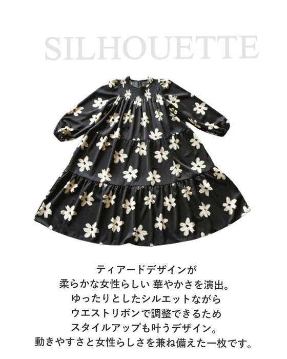 アートタッチで華やぐ。花柄ティアードワンピース