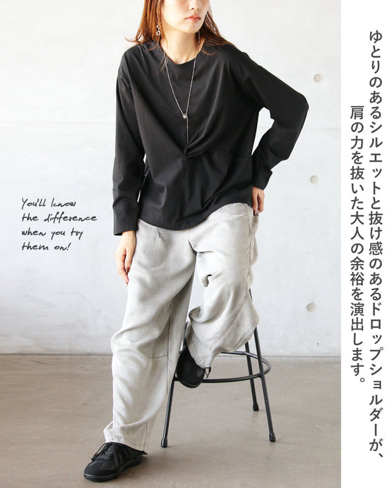 シンプルにひとくせ癖 こなれ感が生まれる変形トップス。