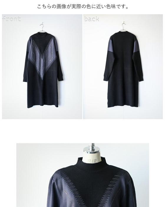 煌めくVラインで魅せる すっきり上品ニットワンピ