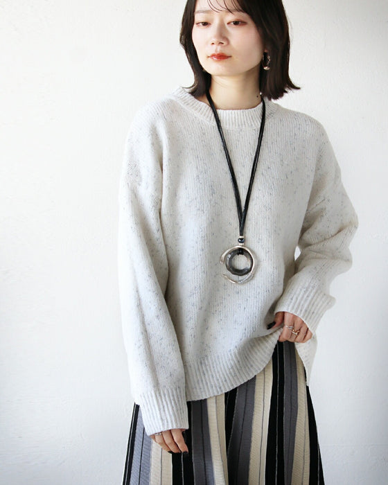 品よくやさしく煌めく やわもちニット