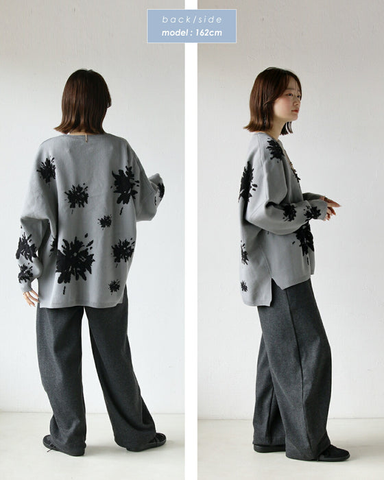 着るだけで華やぐ、モードな花 ゆったり軽やか大人ニット