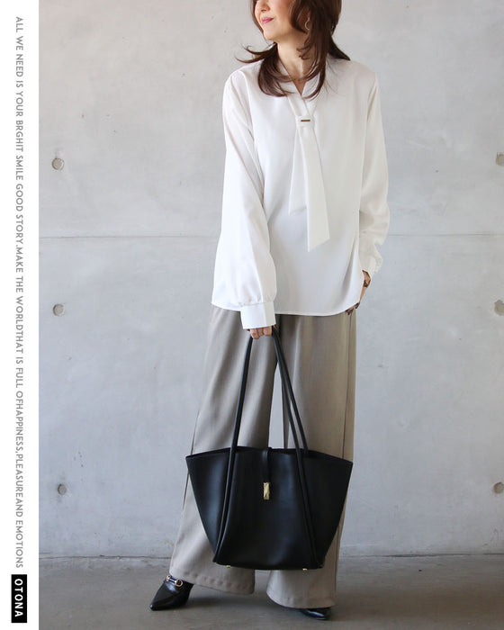 品よく抜け感を作る。大人のボウタイブラウス