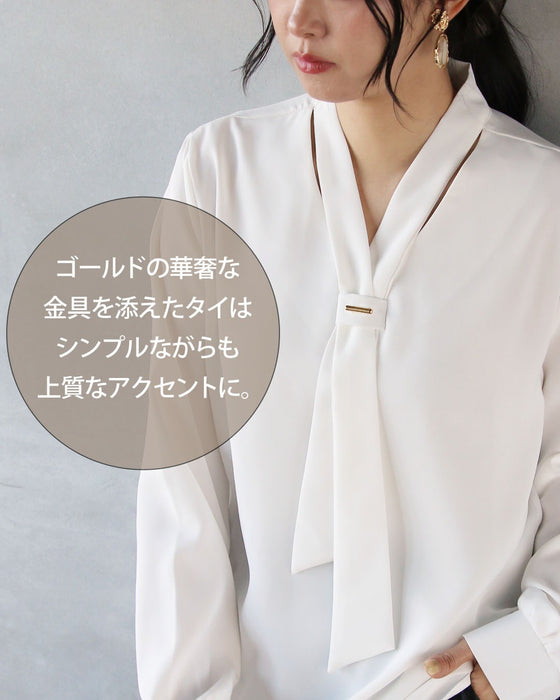 品よく抜け感を作る。大人のボウタイブラウス