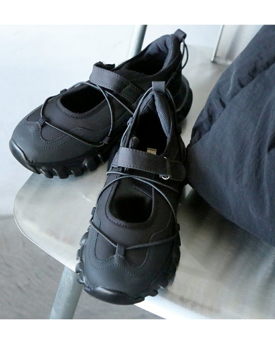 足元から“今っぽさ”を。驚くほど軽い、モードに映える大人スニーカー