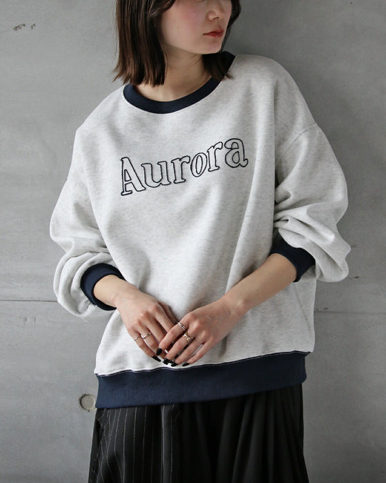 ロゴと配色が効く。洒落見えスウェット