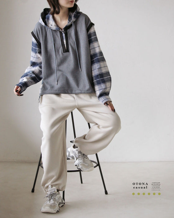 一枚でラフに映える。異素材レイヤード風トップス