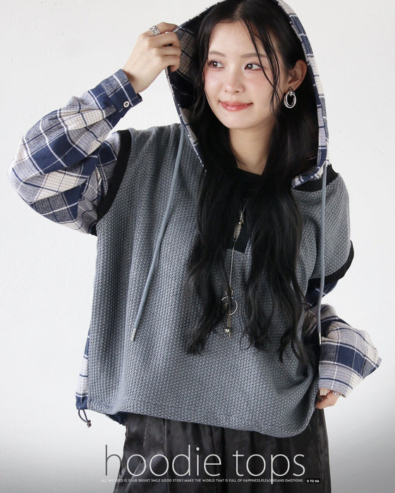 一枚でラフに映える。異素材レイヤード風トップス