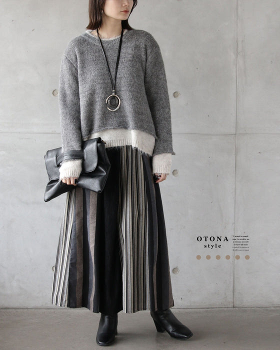 レイヤード見えが叶う、バイカラーニット