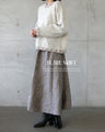 穿くだけでモードに品良くキマル大人の立体柄シルバースカート