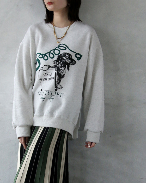 大人コーデにちょうどいい可愛さ 遊び心あるワンちゃんスウェット