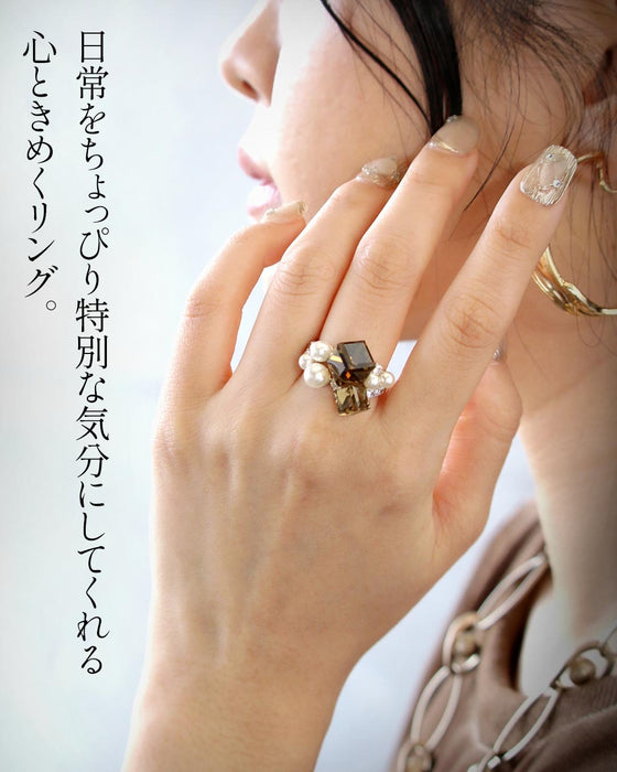 大人の日常に、心ときめく輝きを。クリスタル&パール リング