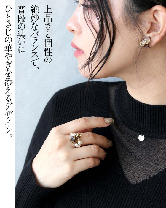 大人の日常に、心ときめく輝きを。クリスタル&パール リング