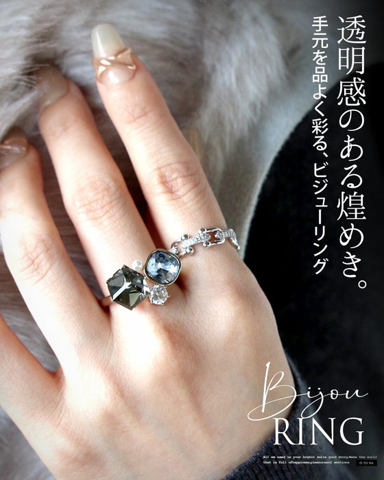 透明感のある煌めき。手元を品よく彩る、ビジューリング