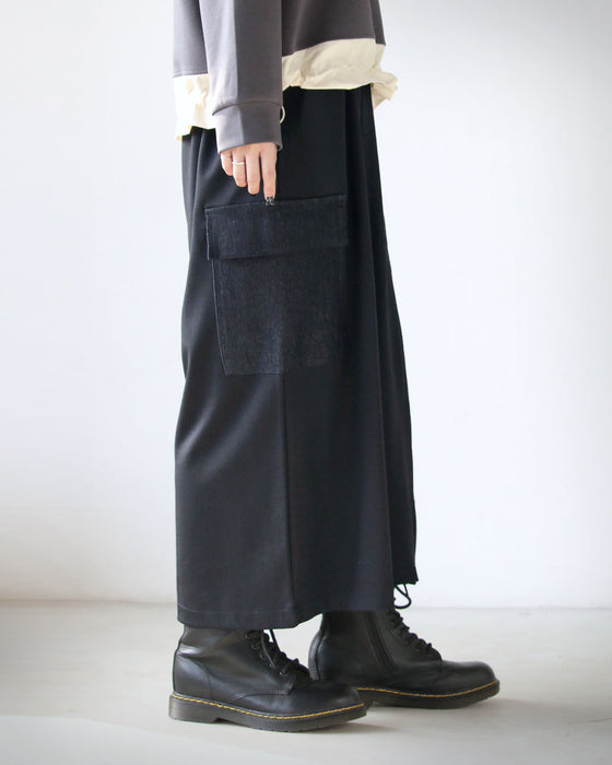 ラクに大人モード感。異素材ワイドパンツ