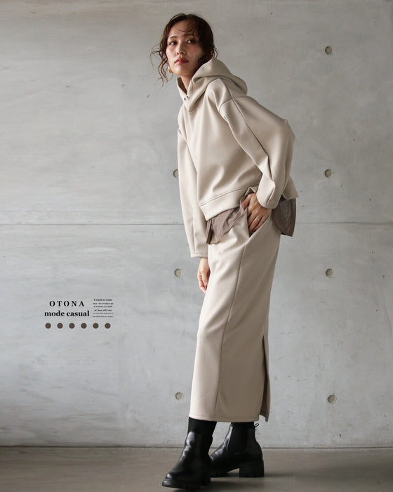 ひと工夫で差がつく、大人のパーカーセットアップ