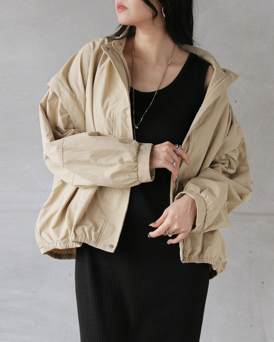 外せる袖で、季節をまたぐ。撥水2WAYアウター